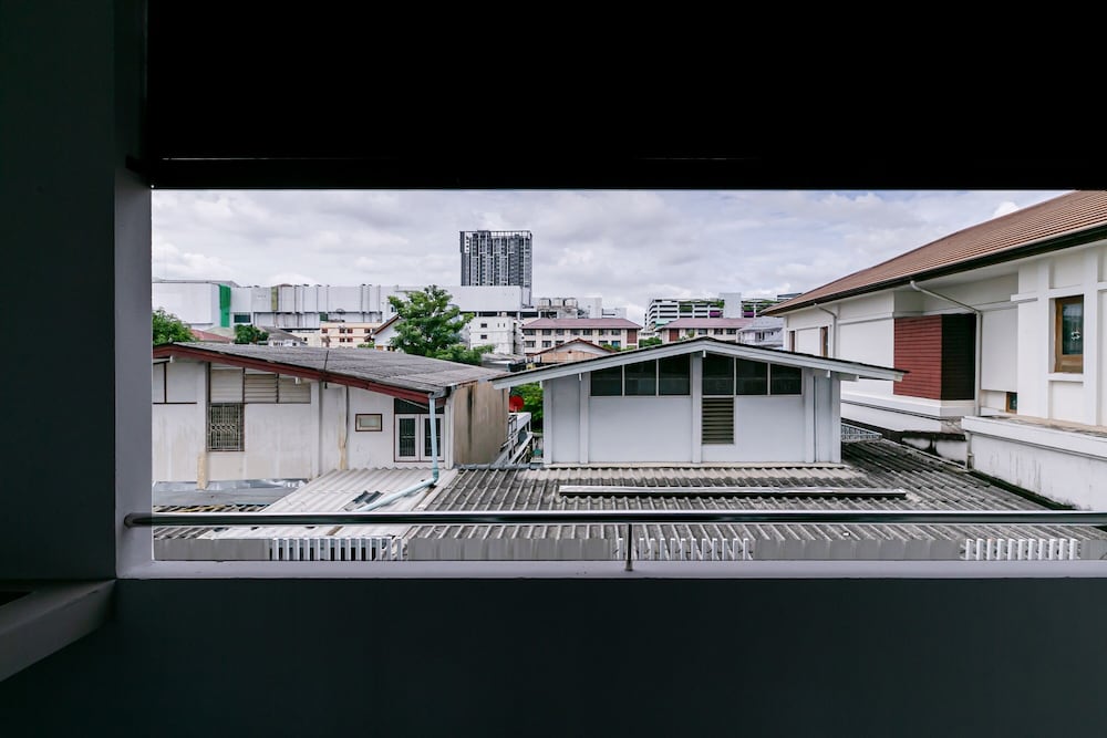 Ruan Plaisoi Apartment in BANGKOK
