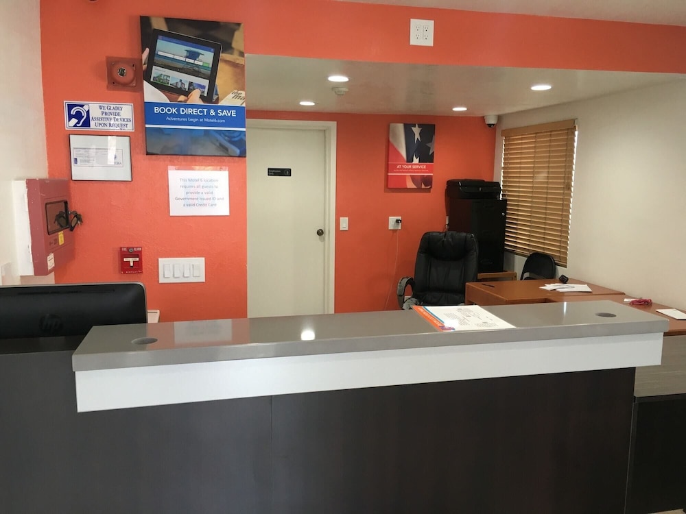 Lobby at Motel6 Ventura, CA - Downtown, VENTURA - CA