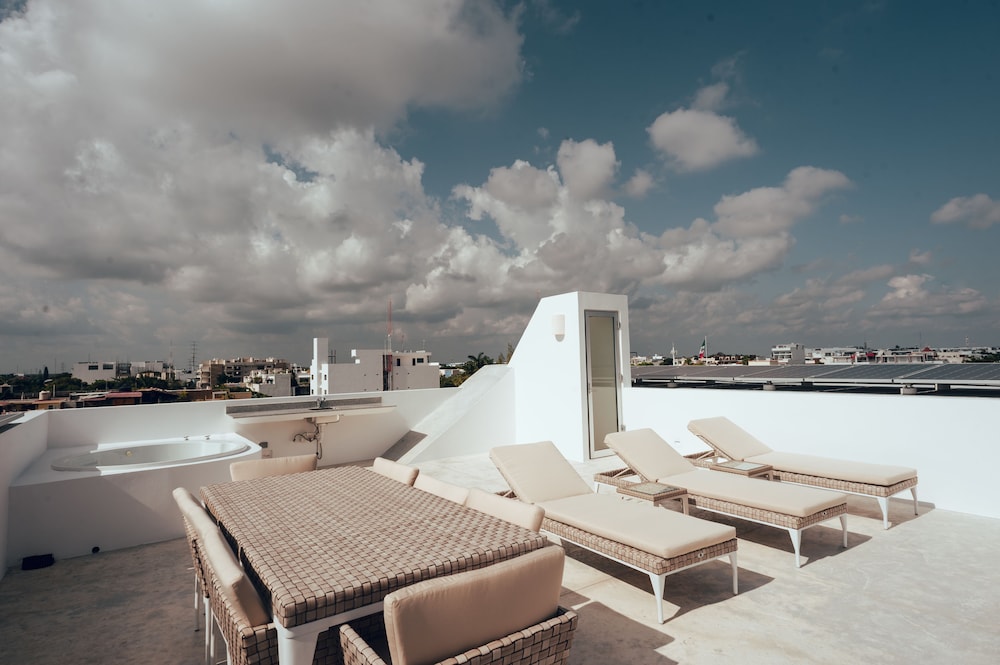 Antera Hotel and Residences 60/66