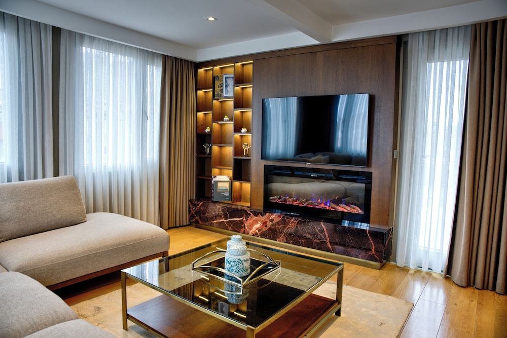 Valente Suites Hotel 15/30