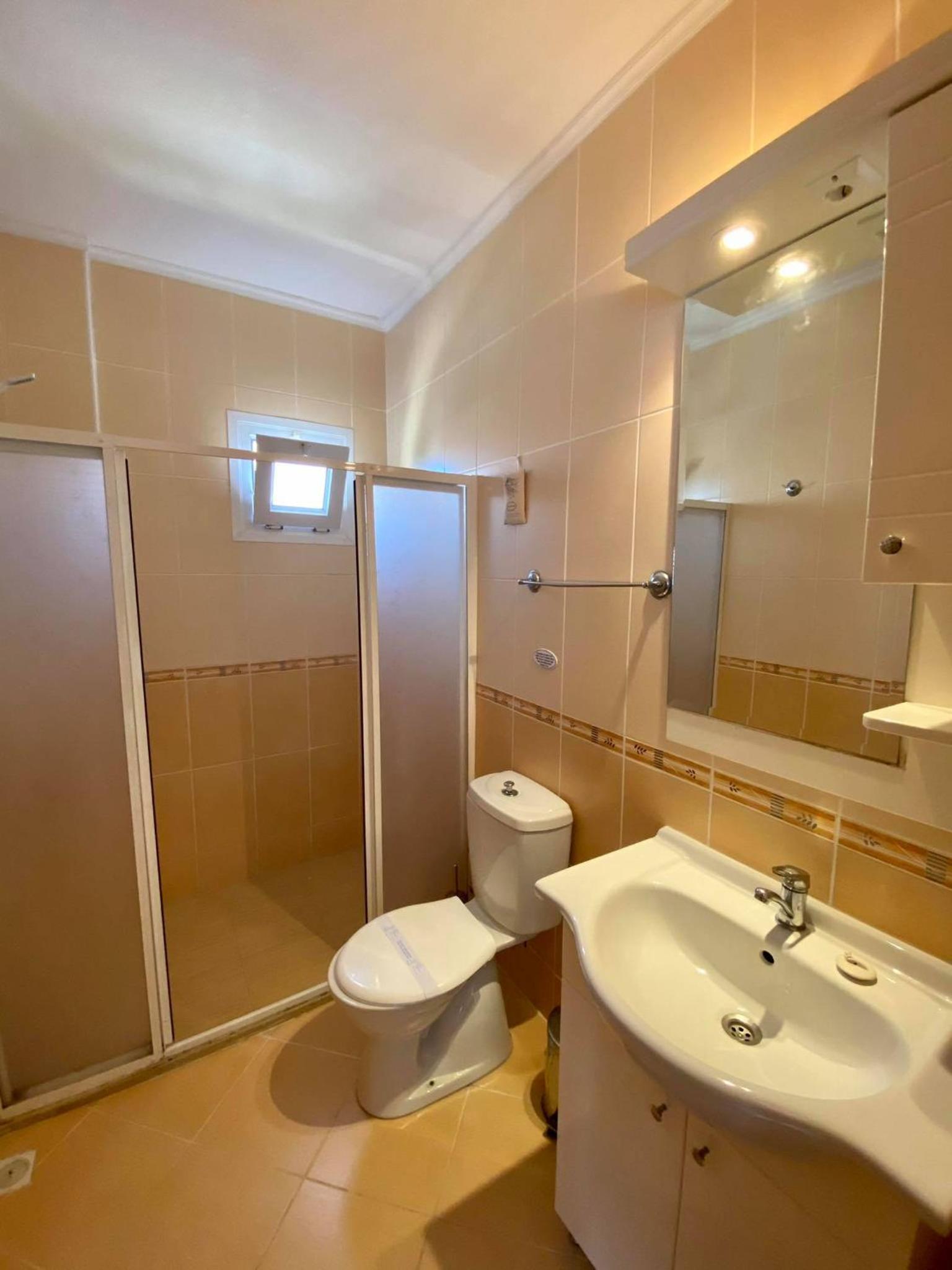 Erkan Tumen Yalcin Hotel 46/50