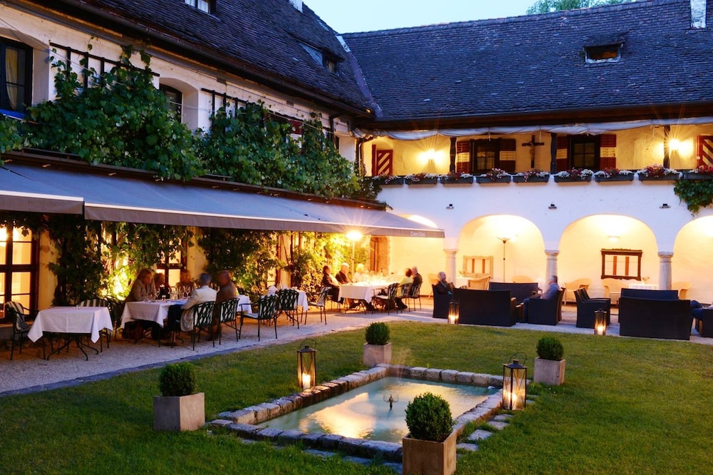 Hotel Schloss Leonstain 8/50