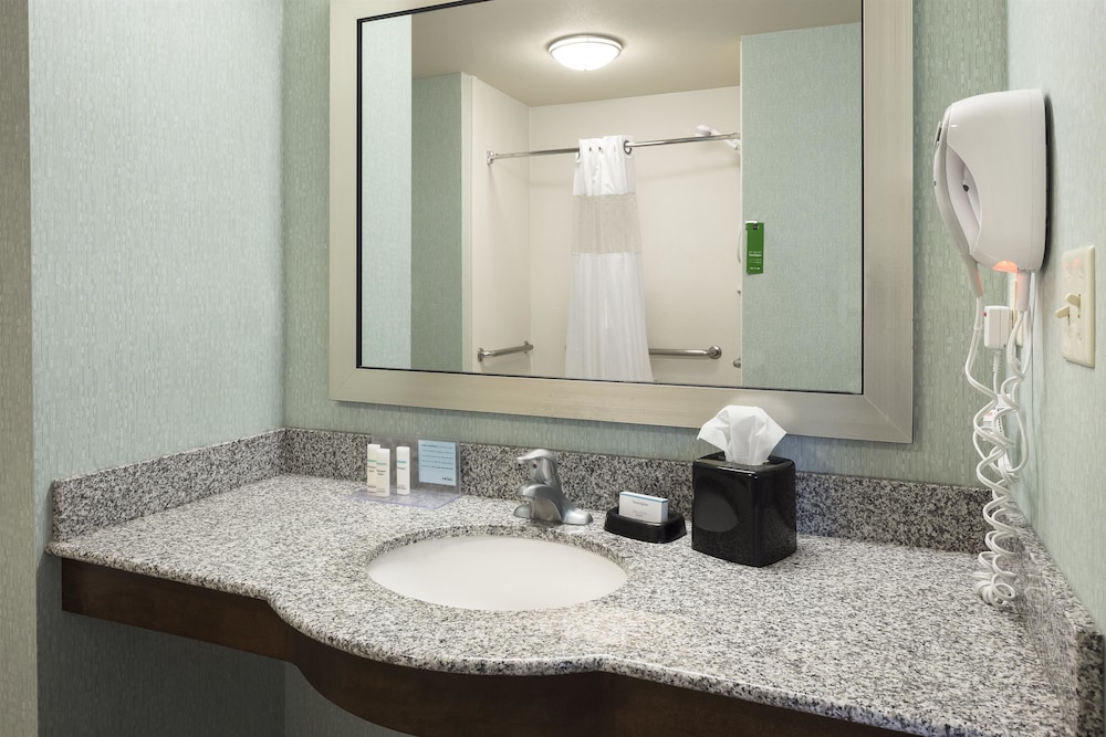 Hampton Inn & Suites Lincoln - North East I-80 13/71