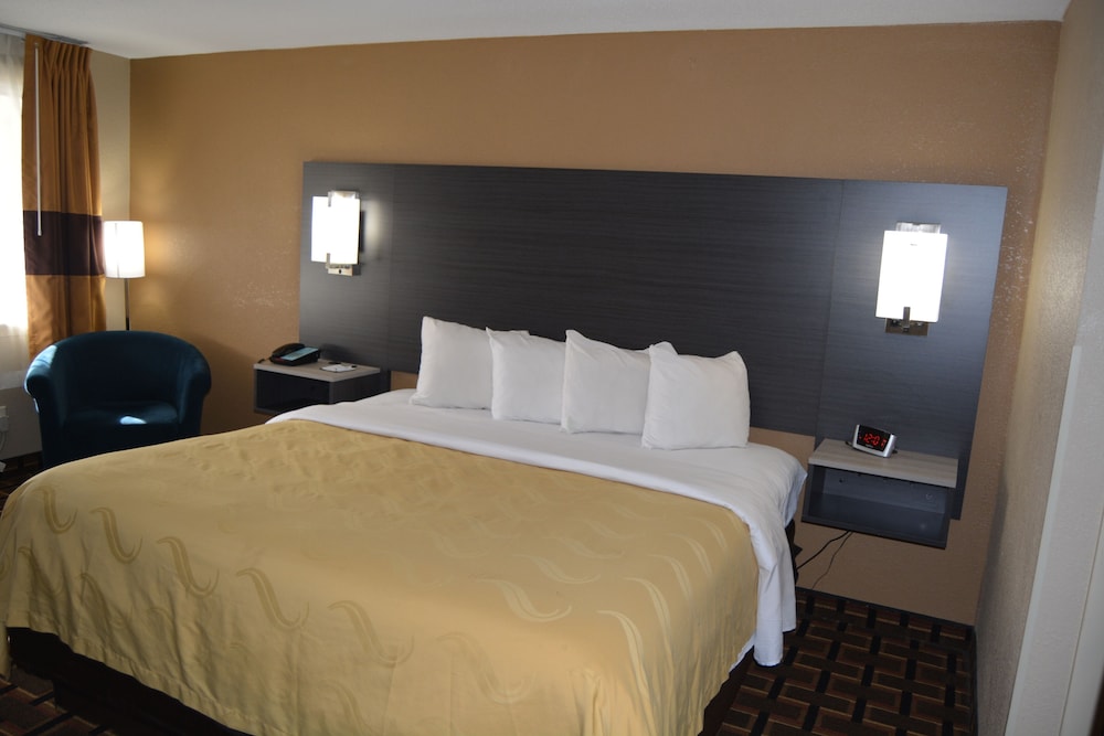Quality Inn Raynham - Taunton 18/75