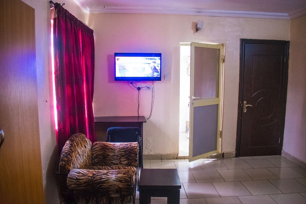 Bavidi Hotel 8/68