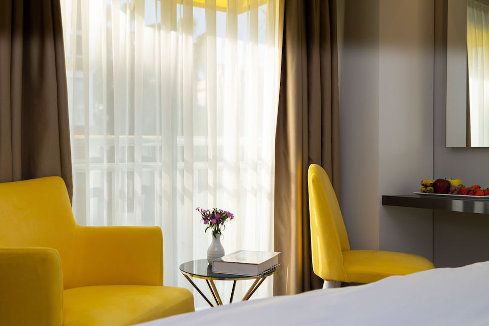 Niss Lara Hotel 61/66