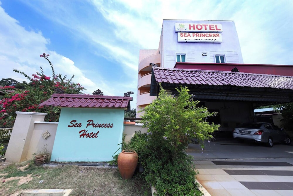 OYO 528 Andaman Sea Hotel 37/41