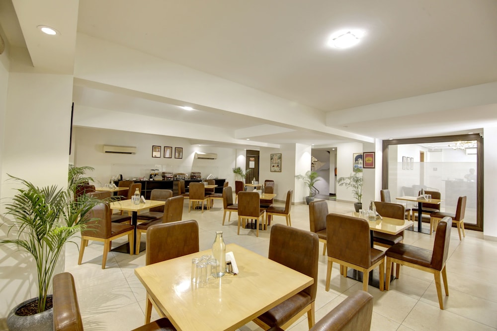 Saltstayz Corporate Suites – Golf Course Road 35/50