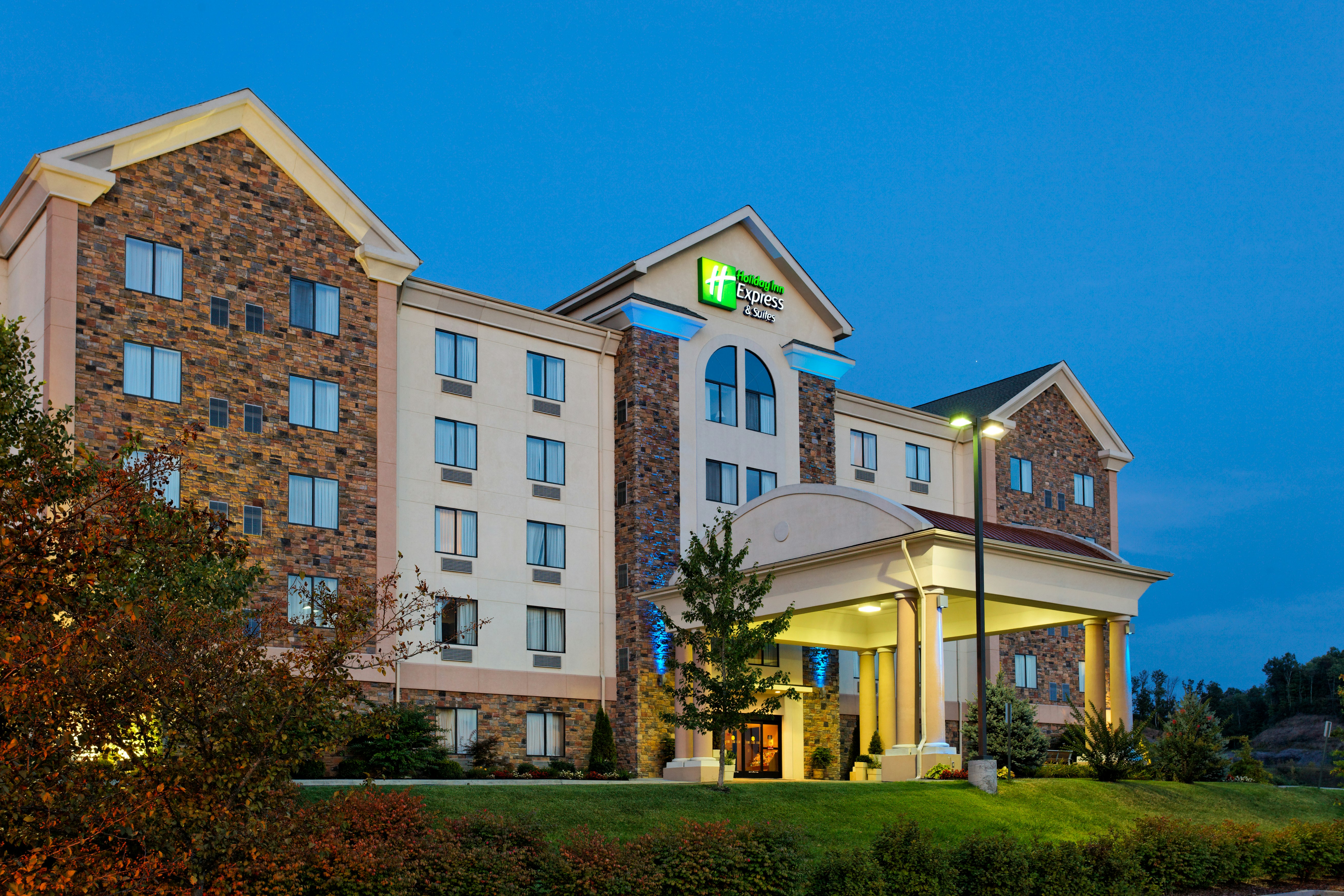 Holiday Inn Express Hotel and Suites Kingsport-Meadowview I-26 2/30