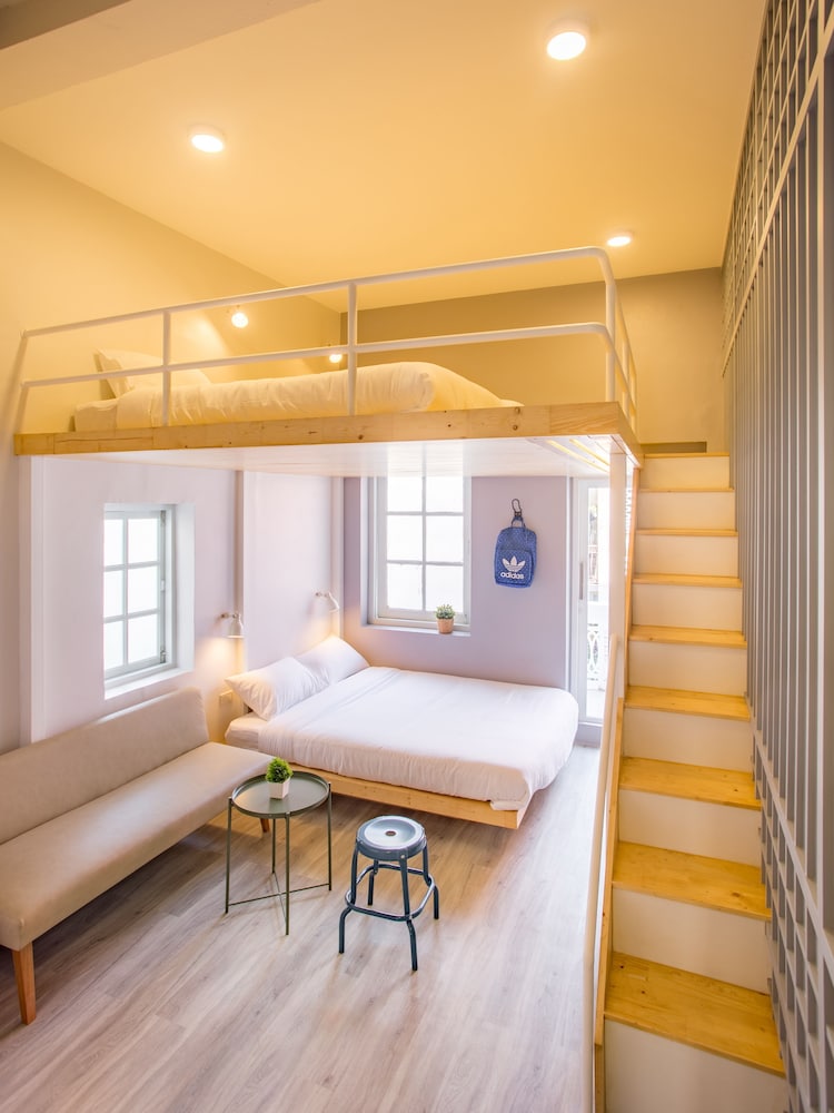Nornyaowarat Hostel 17/29