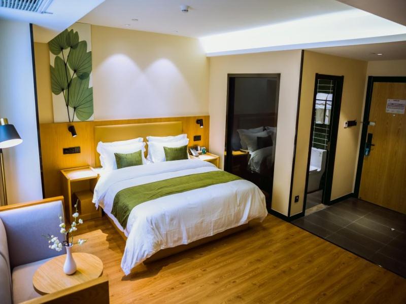 GreenTree Inn Fuyang Yingdong District Xingfu Road Century Fortune Plaza 11/22