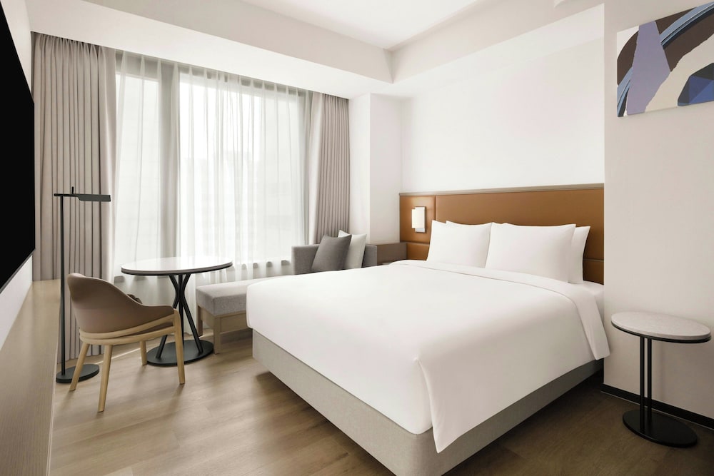 Superior, Queen Bed