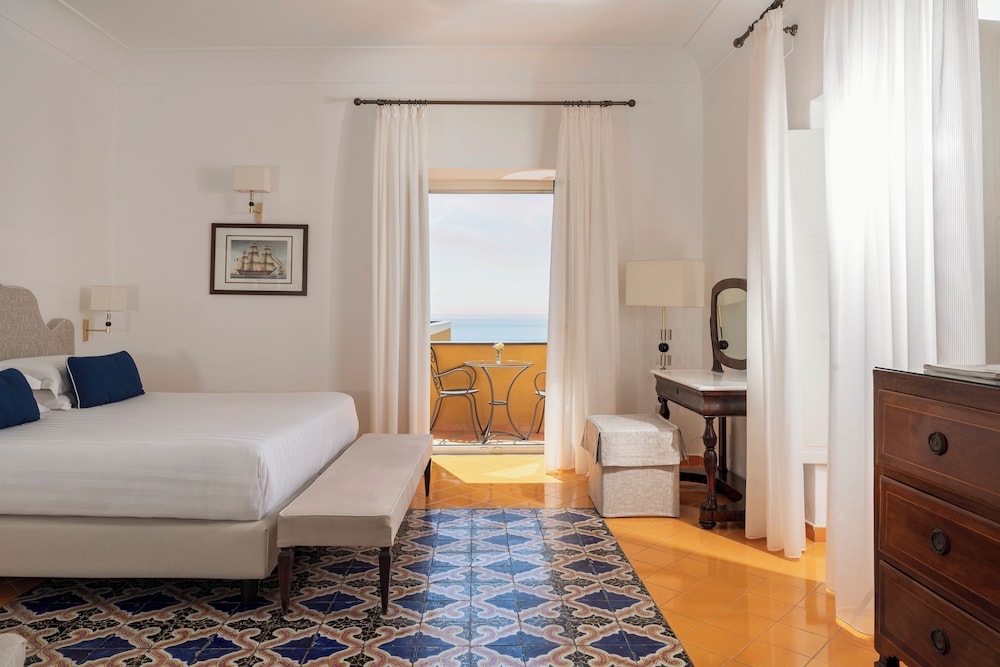 JUNIOR SUITE, SEA VIEW, BALCONY
