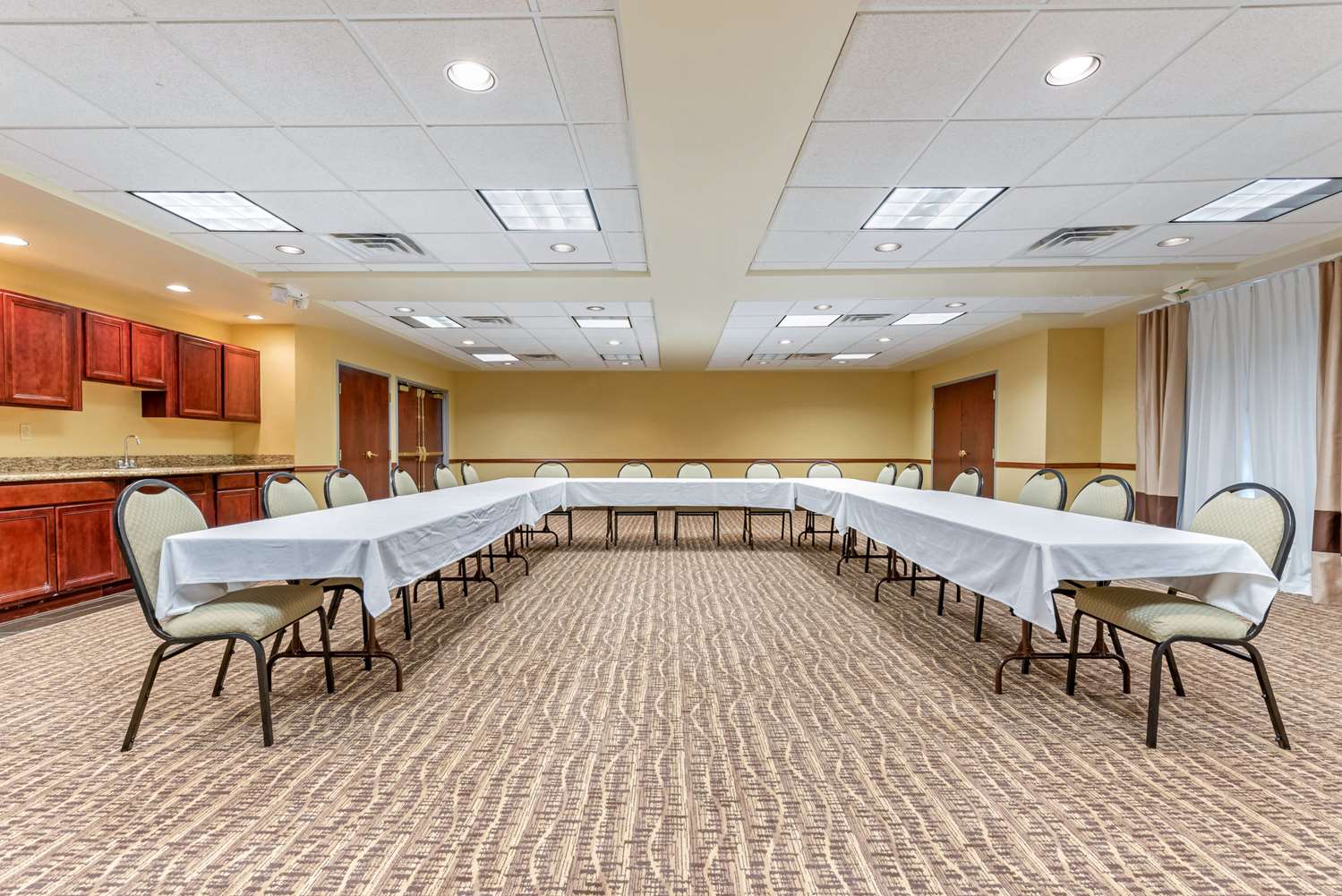 Comfort Suites Findlay I-75 near Sports Complex 31/31