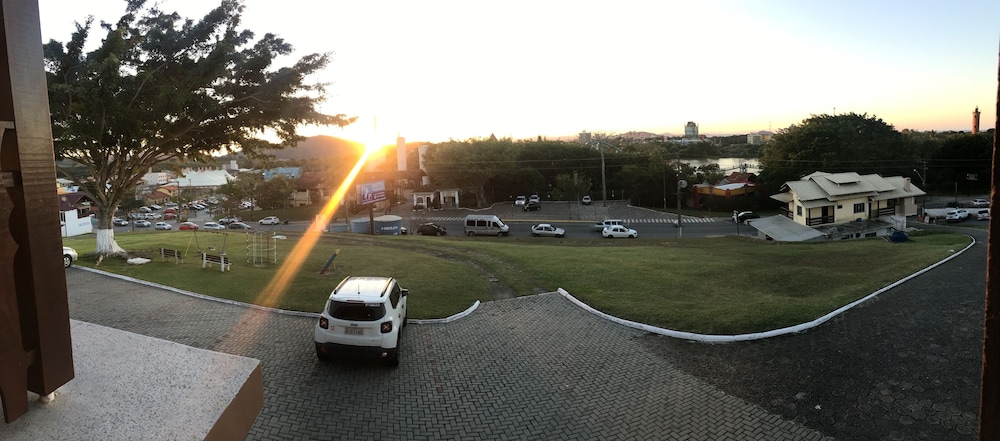 Hotel Panorâmico 24/36
