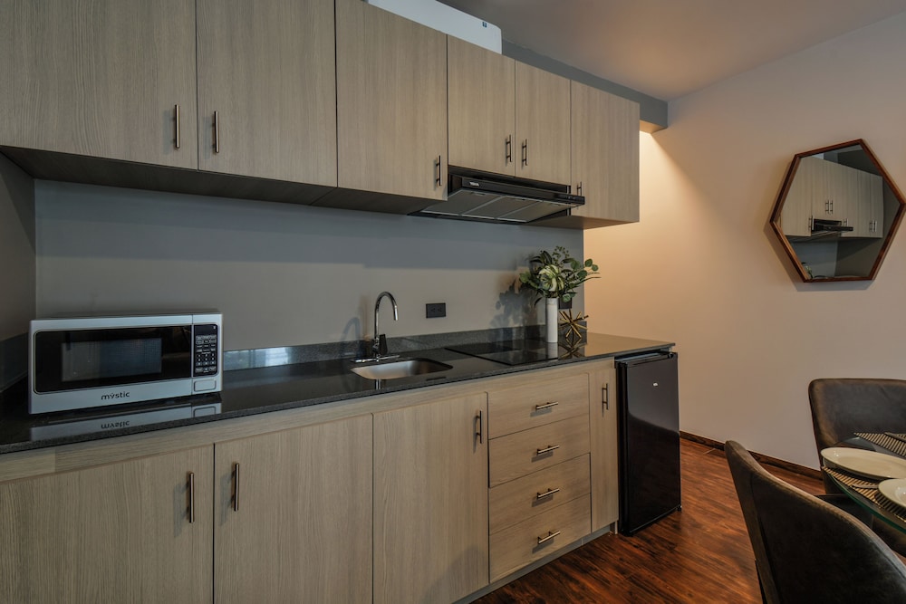 The Sterling Condesa 5/50