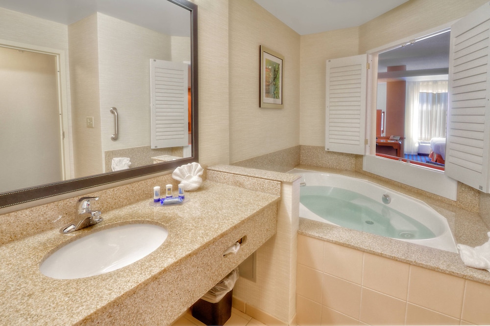 Fairfield Inn Suites Edmond 6/24