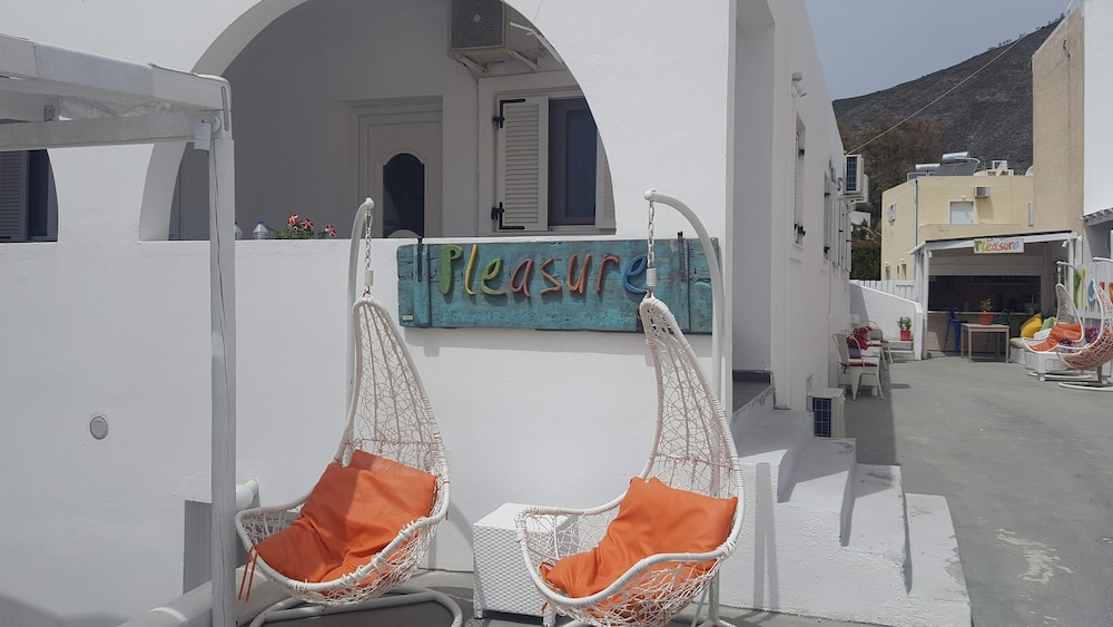 Pleasure Beachside Studios 24/50