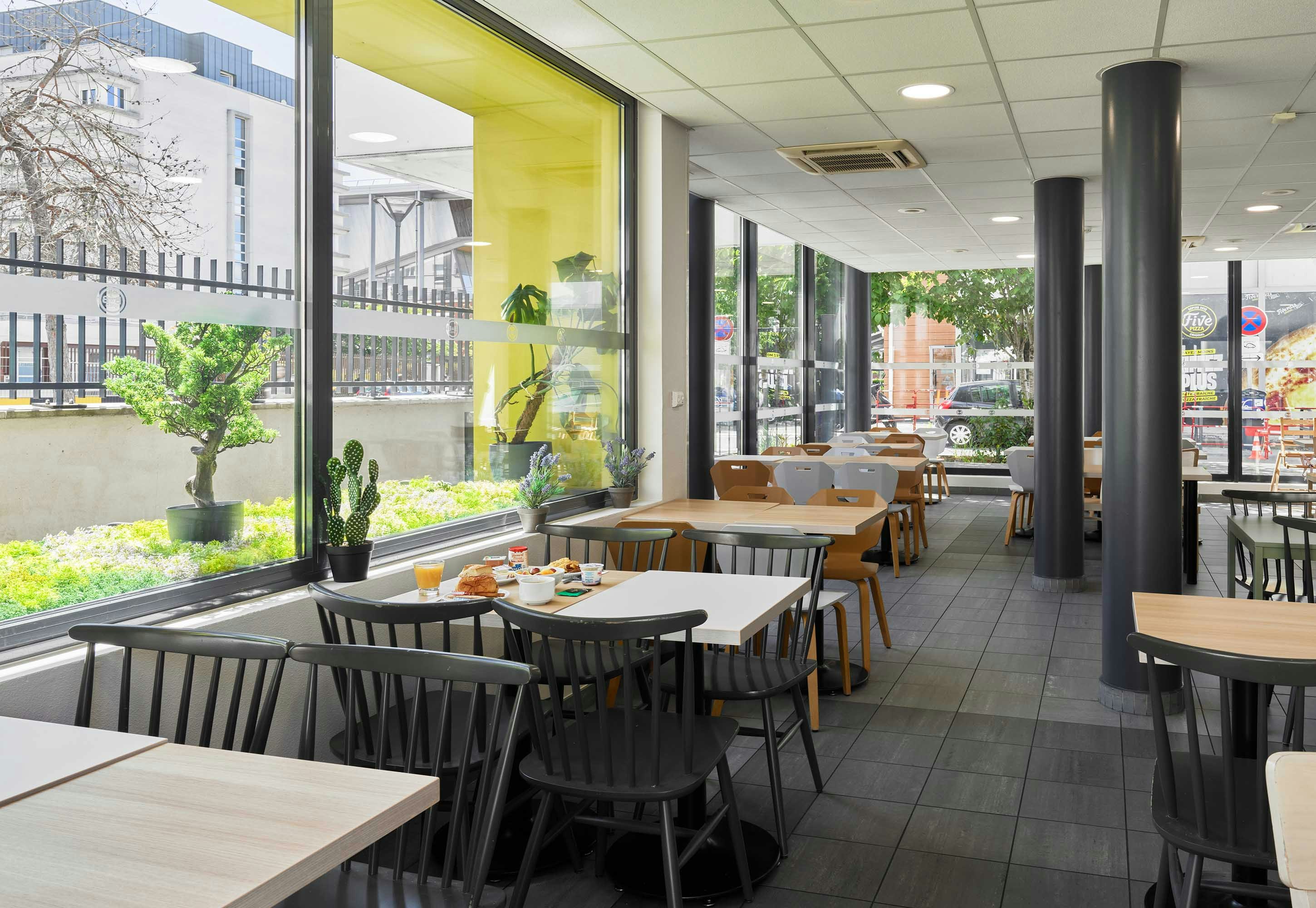 B&B HOTEL Paris Est Bobigny Universite 17/23