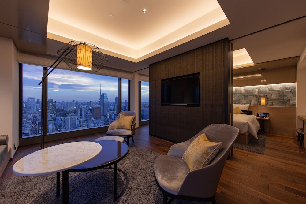 The Blossom Hibiya 42/67
