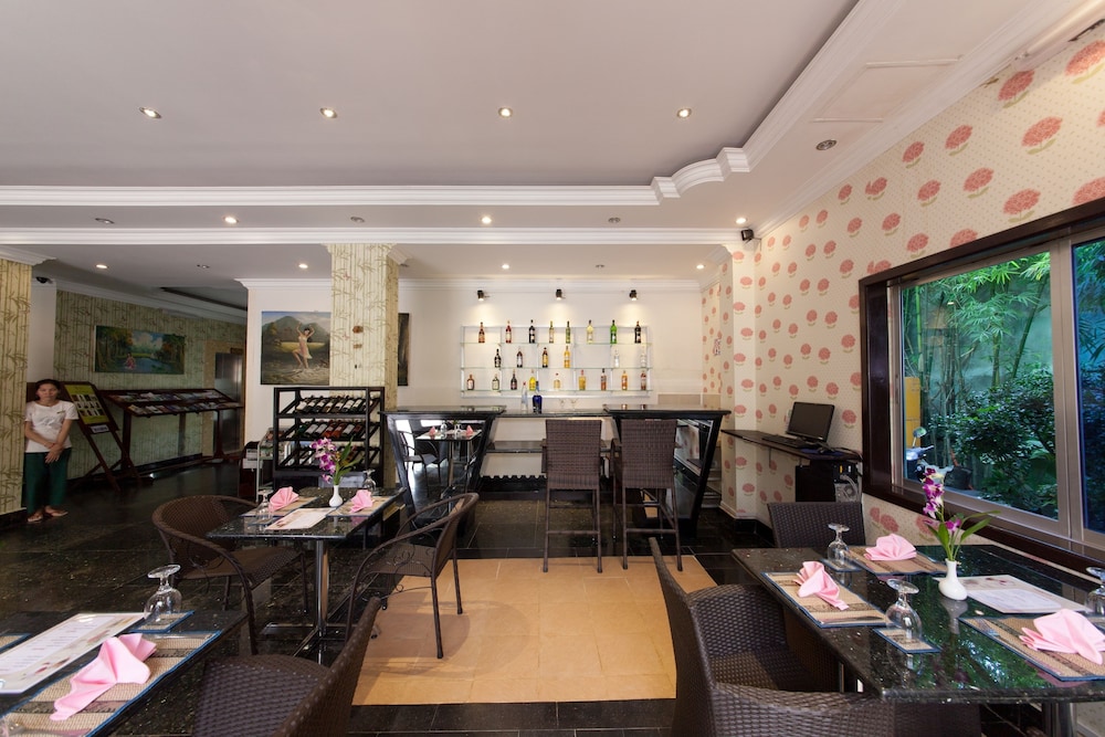 Parklane Hotel 38/50