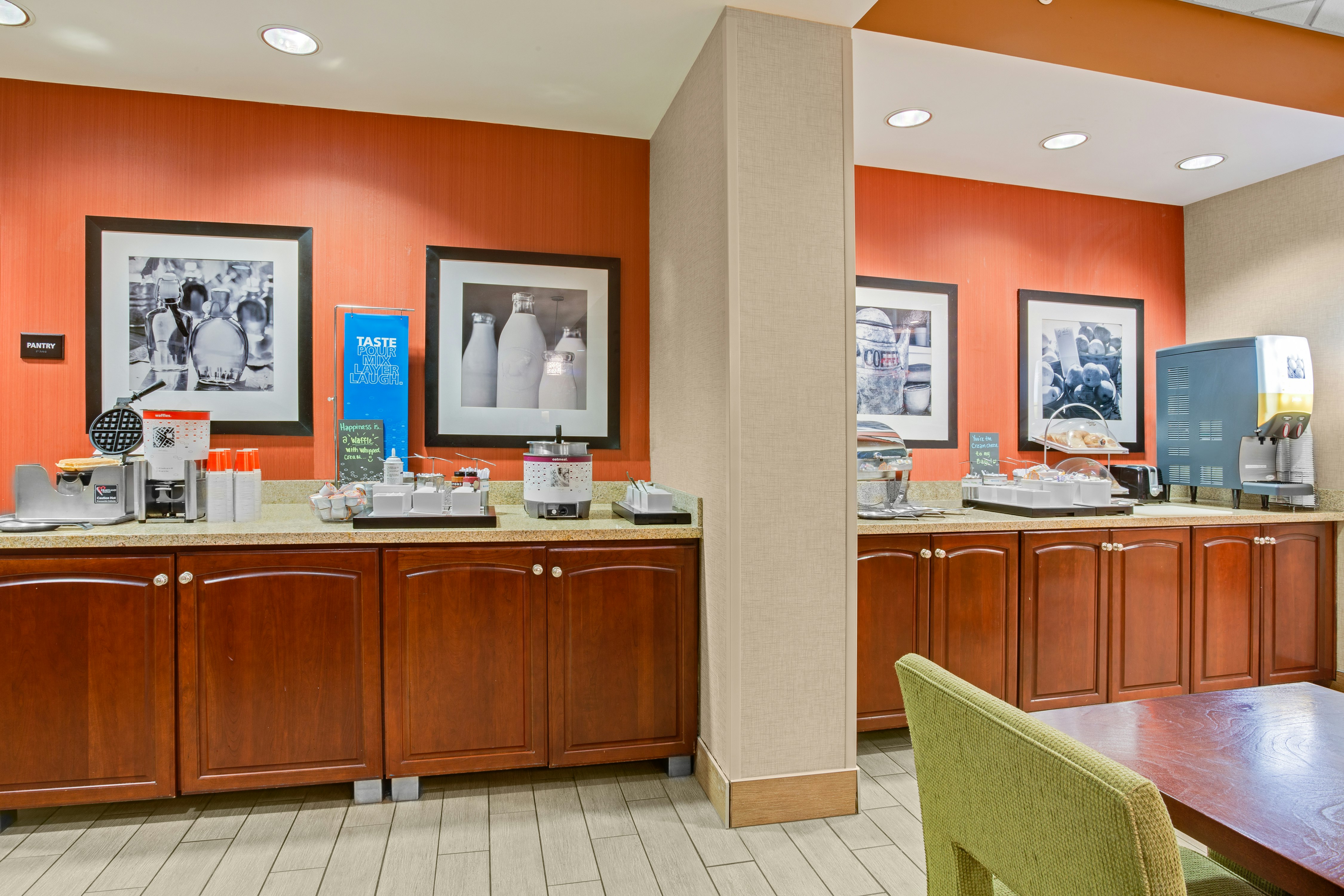 Hampton Inn Pittsburgh-West Mifflin 19/33