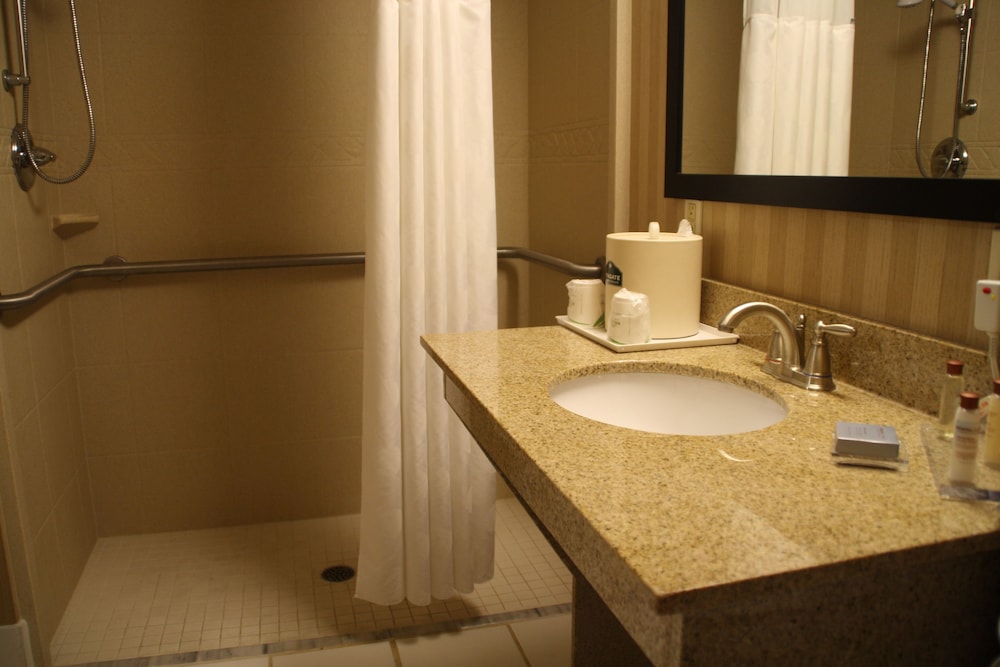 Spark by Hilton Charlotte Tyvola I-77 16/46
