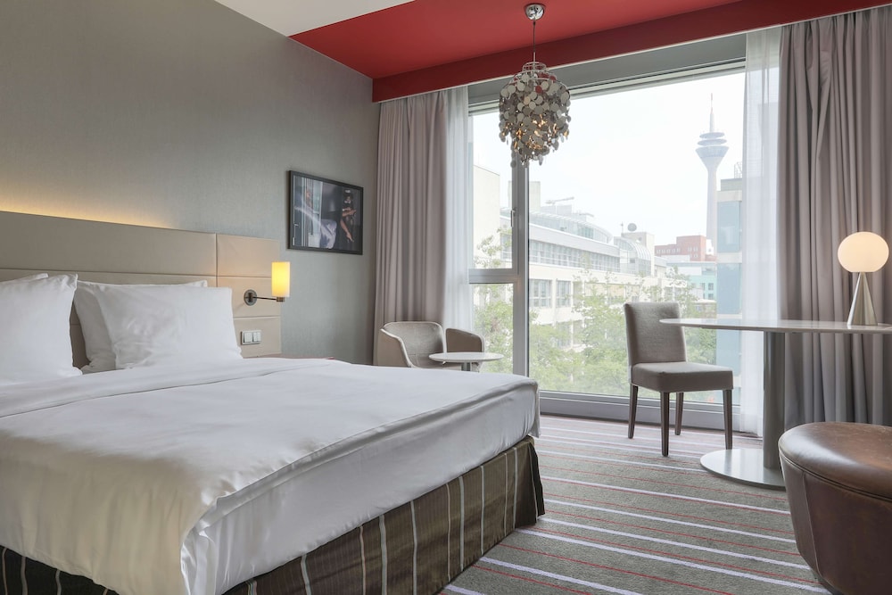 Radisson Blu Media Harbour Hotel Dusseldorf 12/68