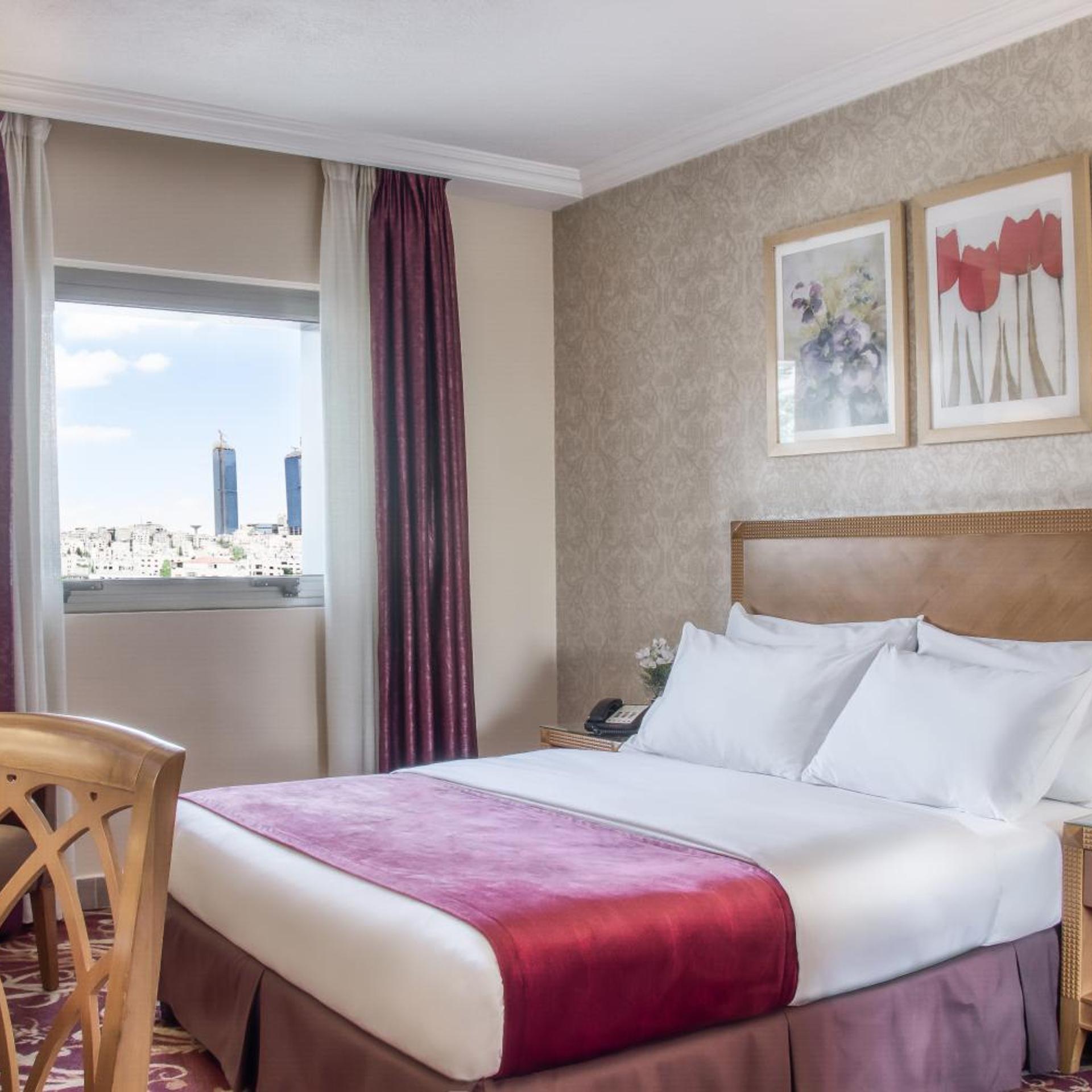 Deluxe, Double Bed