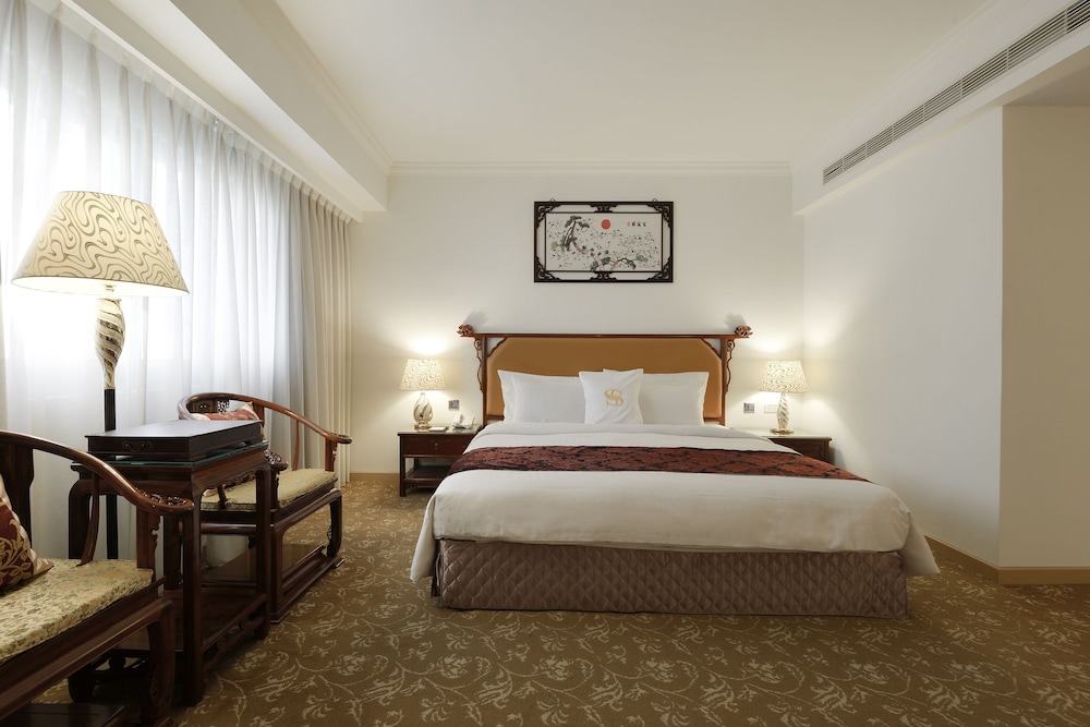 EXECUTIVE, SUITE