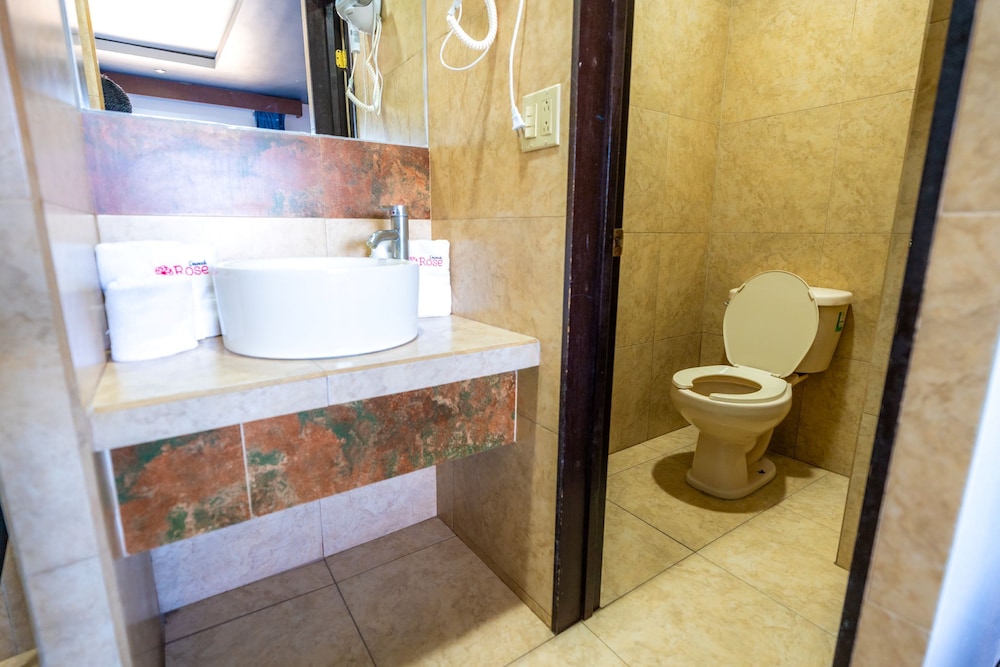 CAPITAL O Hotel Rose, Ensenada 45/48