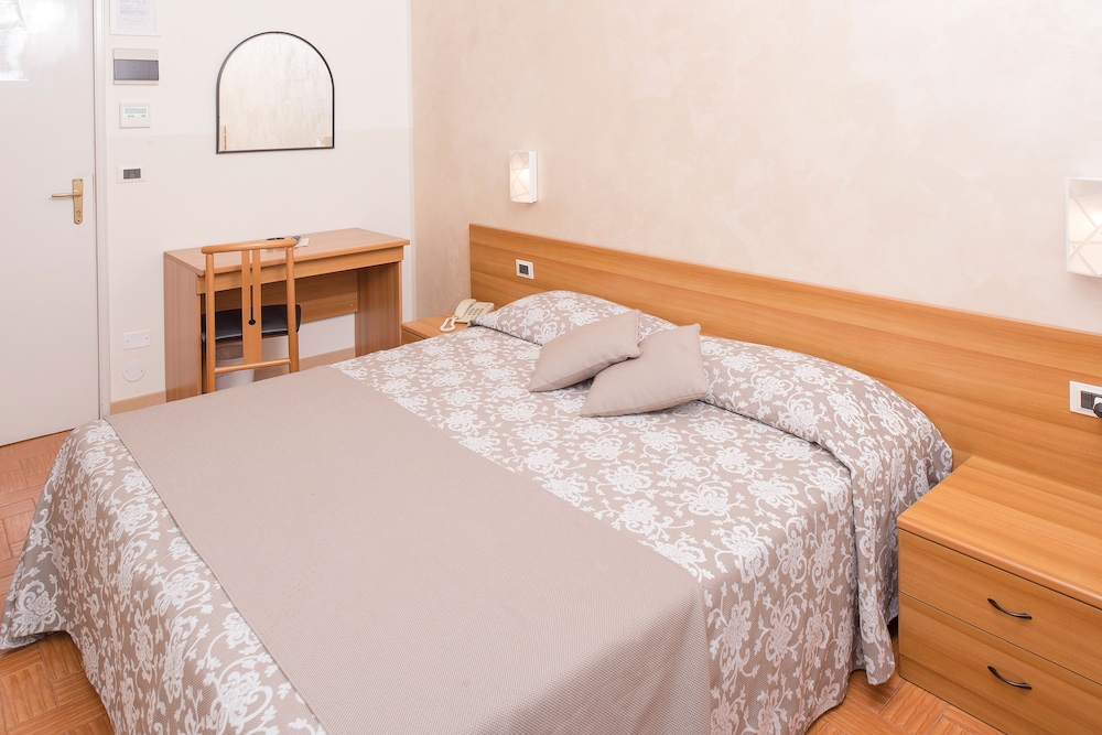 Hotel Taormina 11/78