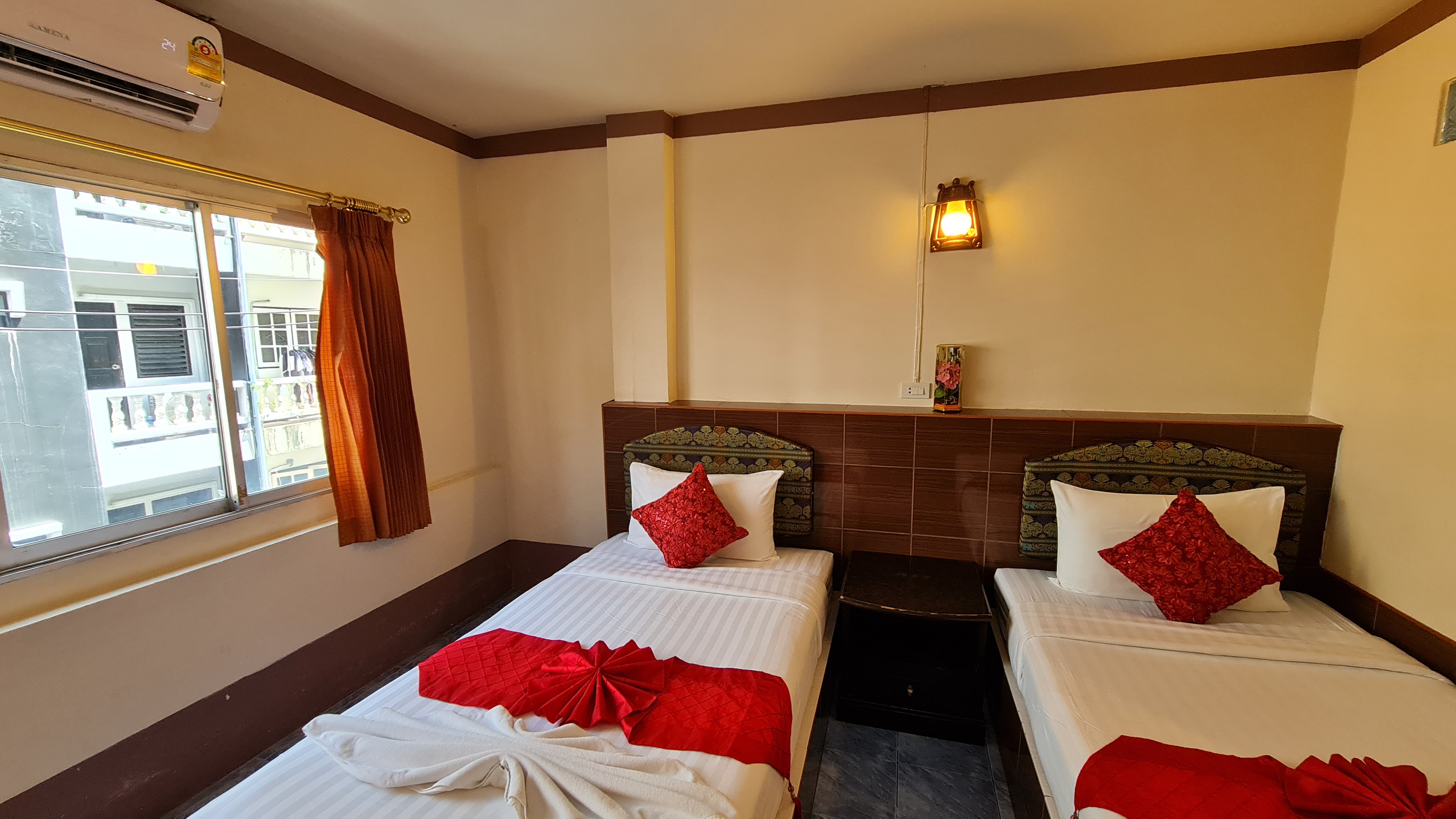 STANDARD, TWIN BEDS