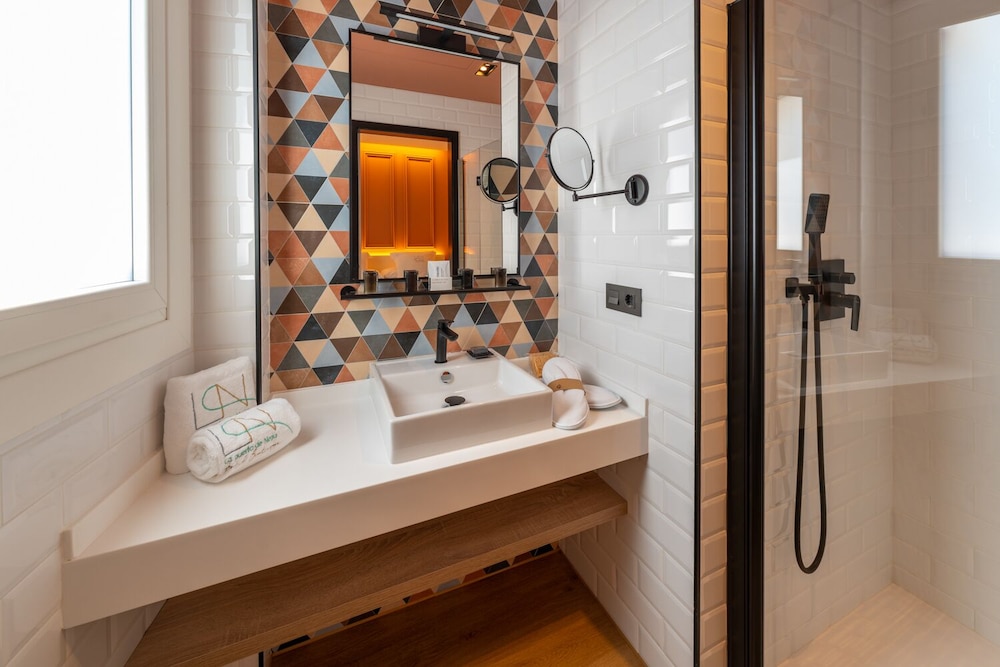 LA PUERTA DE NERJA HOSTAL BOUTIQUE 33/38