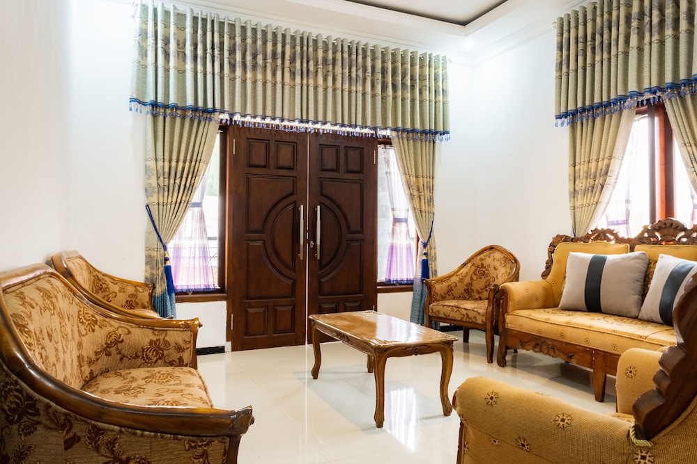 OYO 2169 Anugrah Bromo Homestay 36/52