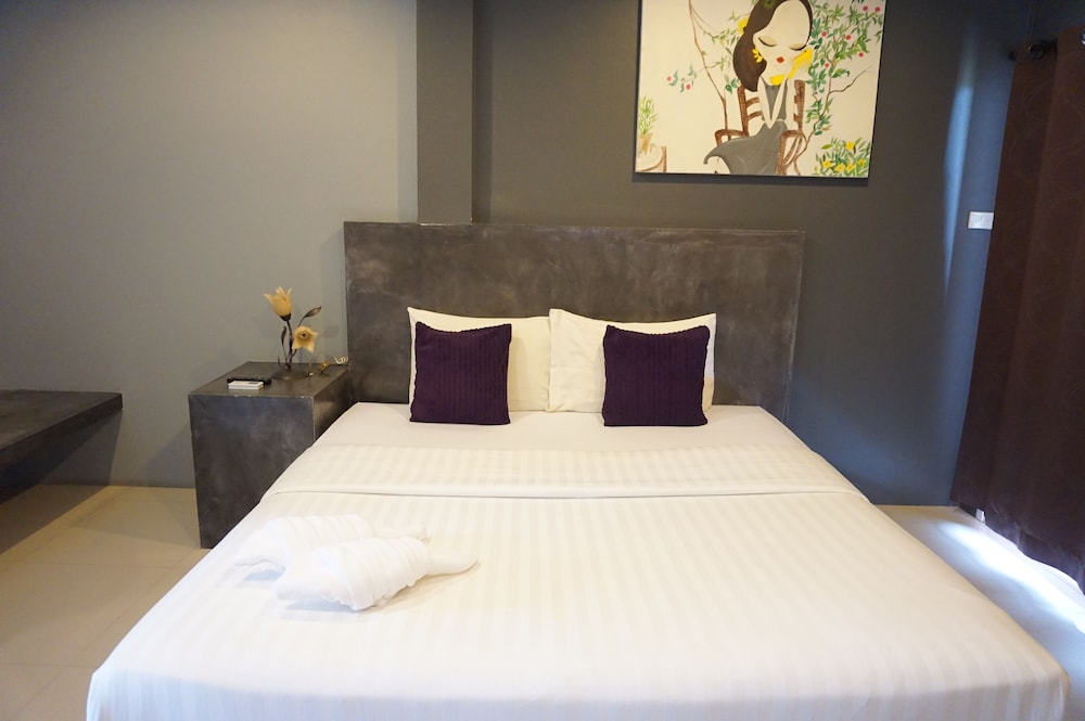 Ploenjai Hotel Ranong 22/48