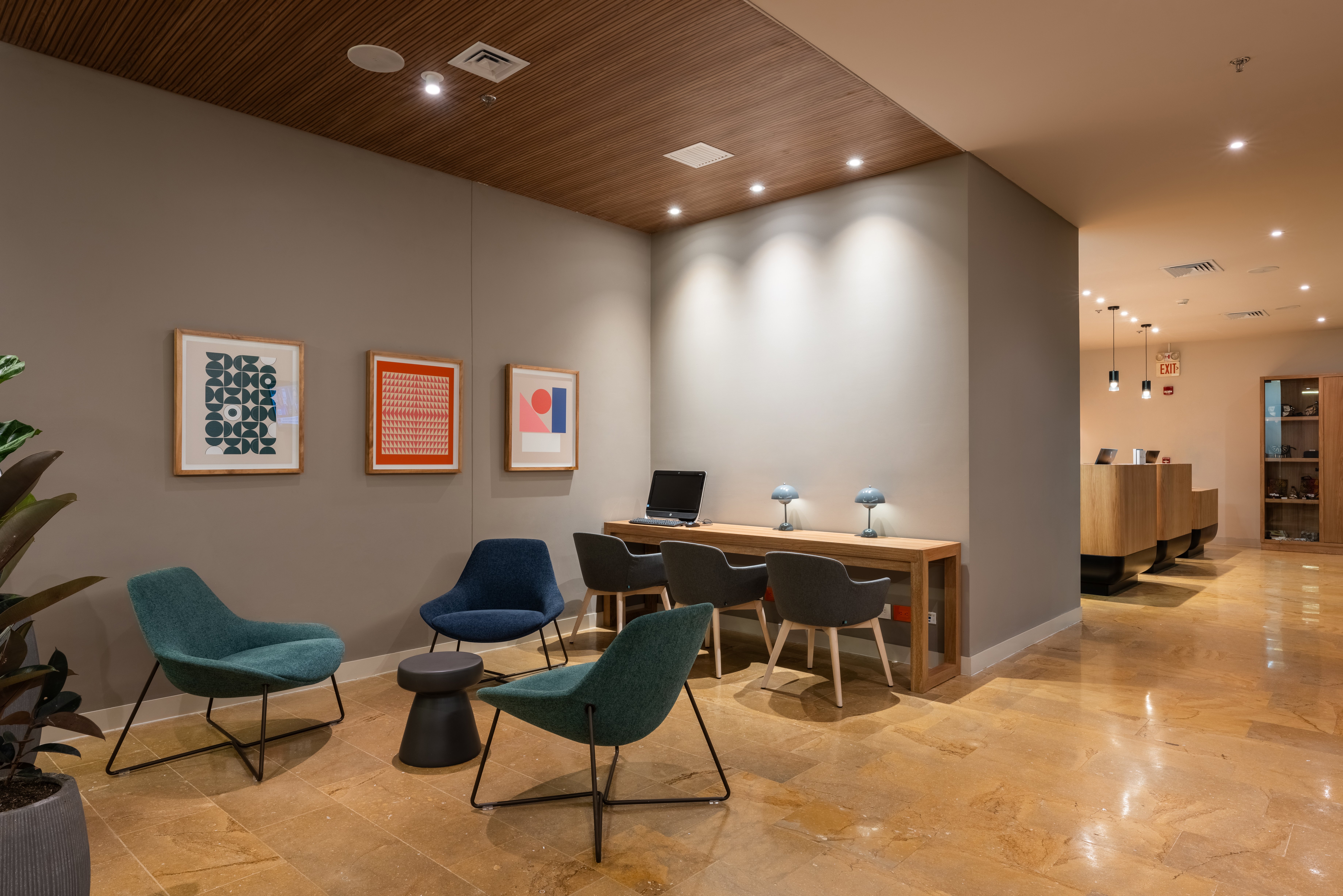 HOLIDAY INN EXPRESS MEDELLIN 65/65
