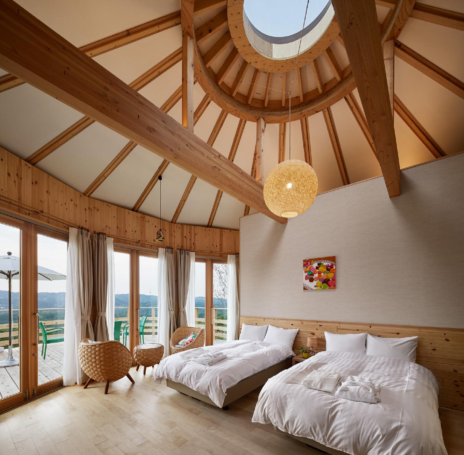 Sky, Cocoon, Twin Beds