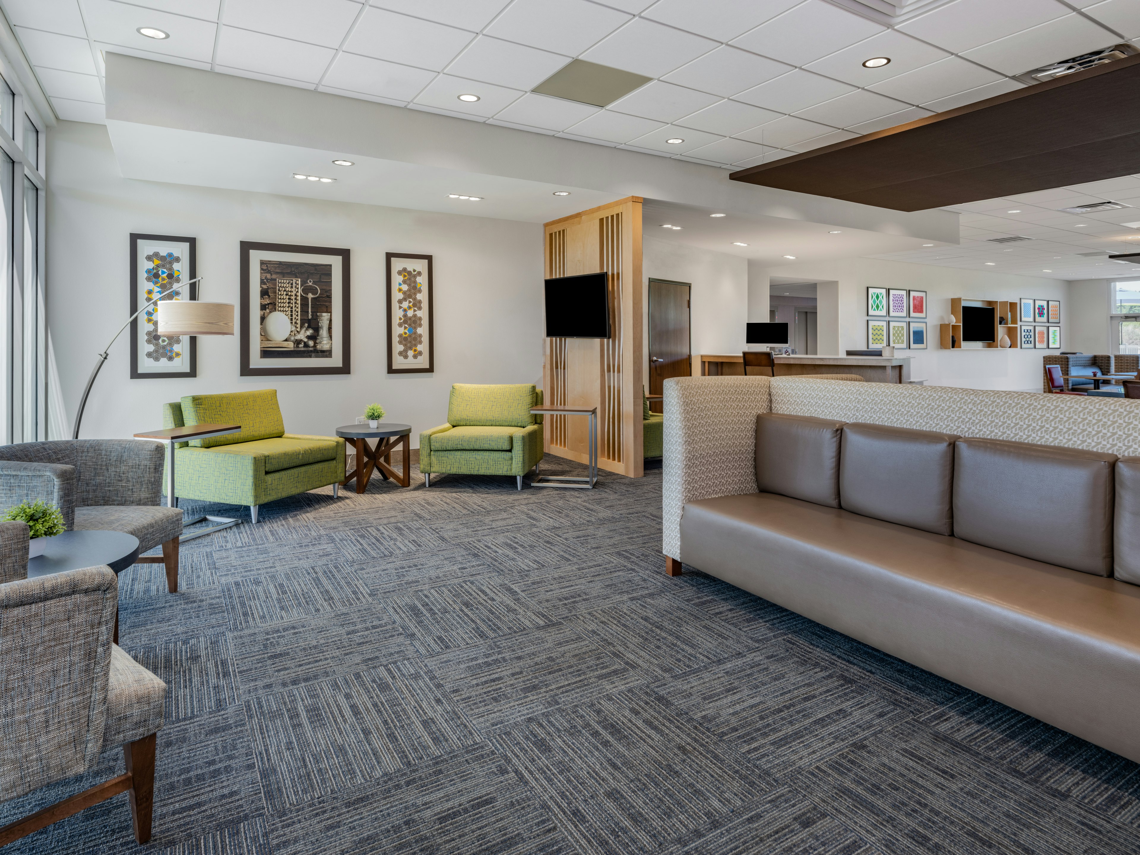 Holiday Inn Express & Suites Ruskin - Sun City 37/59