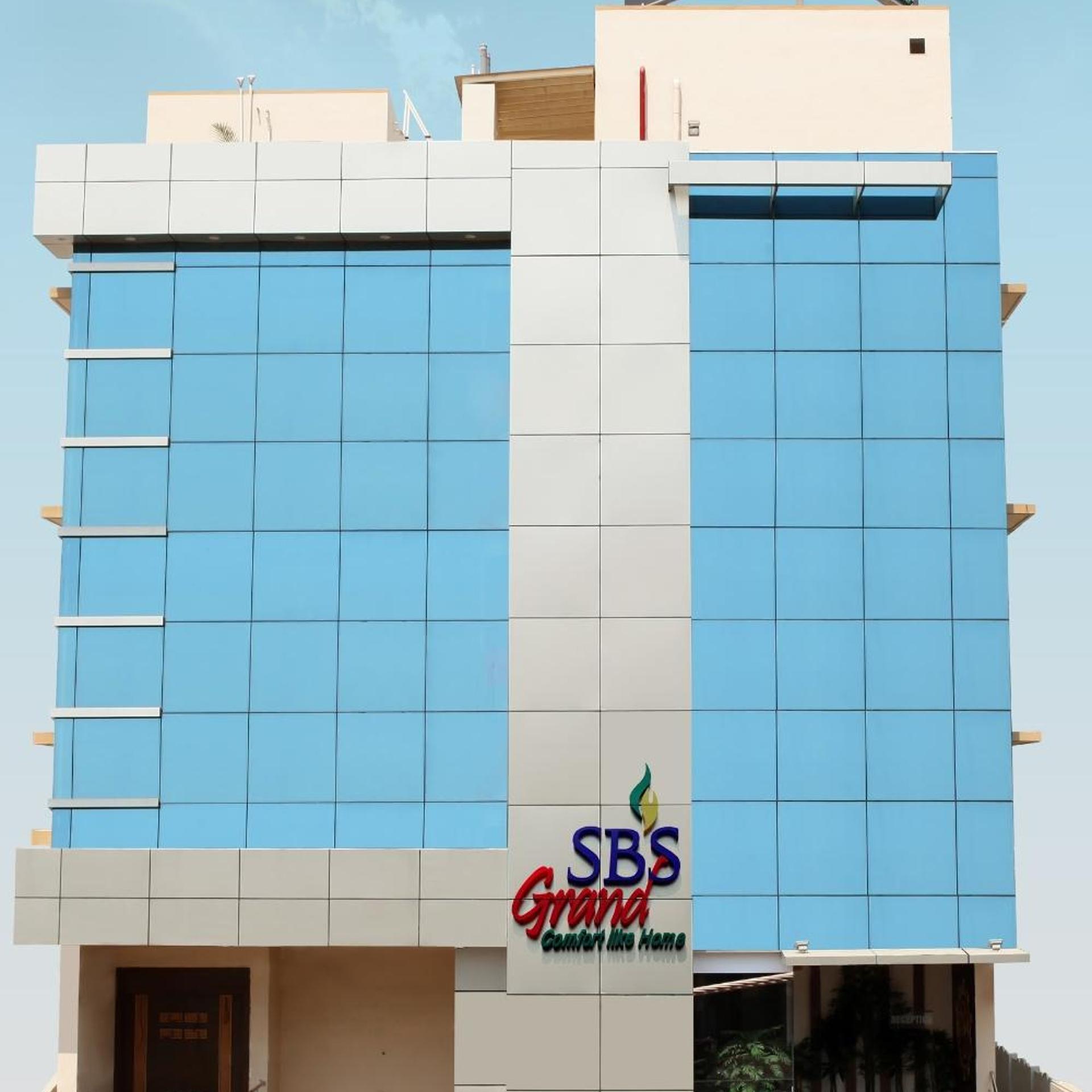 OYO Premium Avinashi Road Hope College 2/43