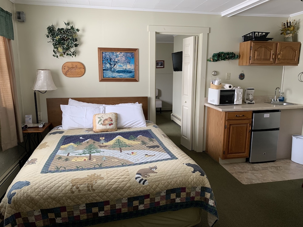 Carroll Motel & Cottages 12/42