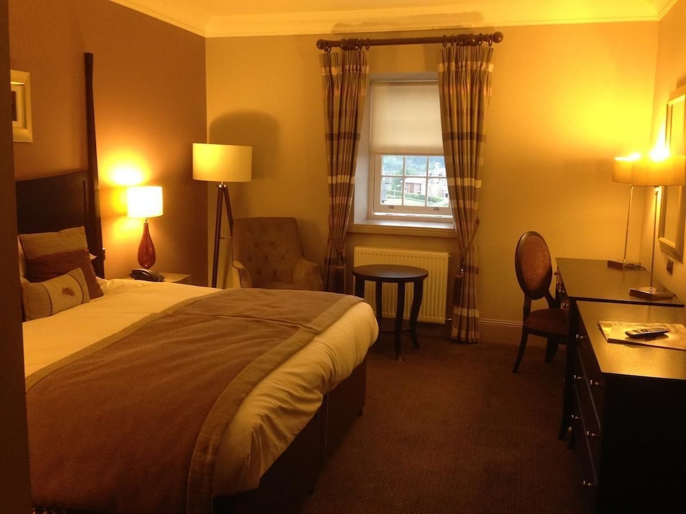 Dumfries Arms Hotel 3/19
