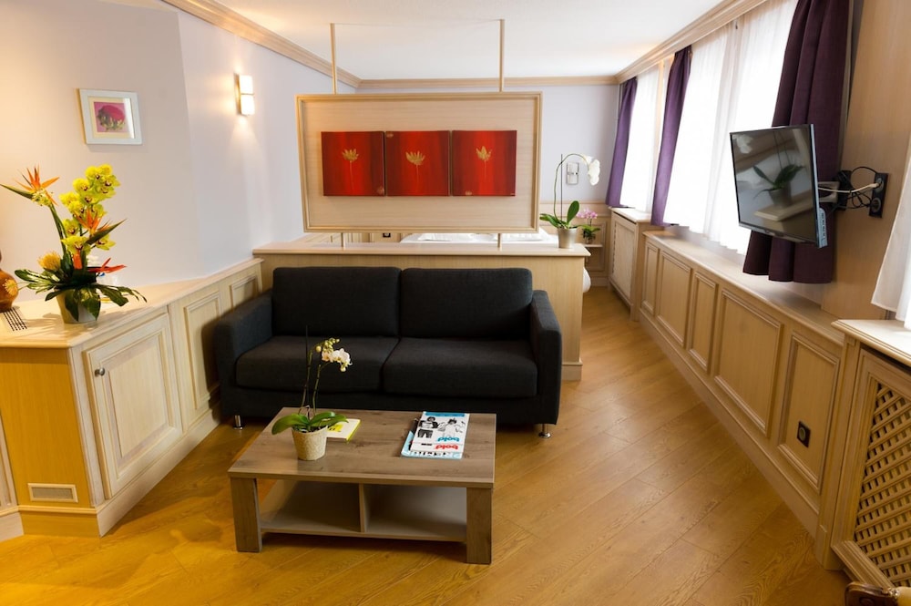 Cottage Logis Hotel-Restaurant 35/57