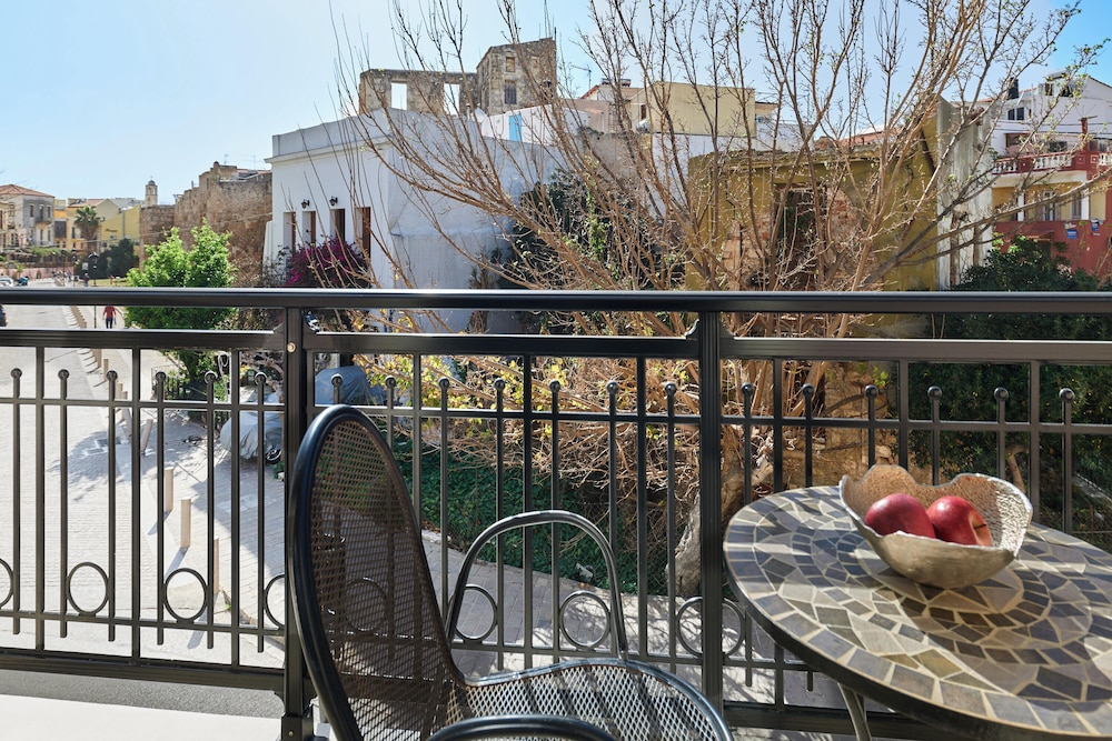 Nival Luxury Suites 36/50