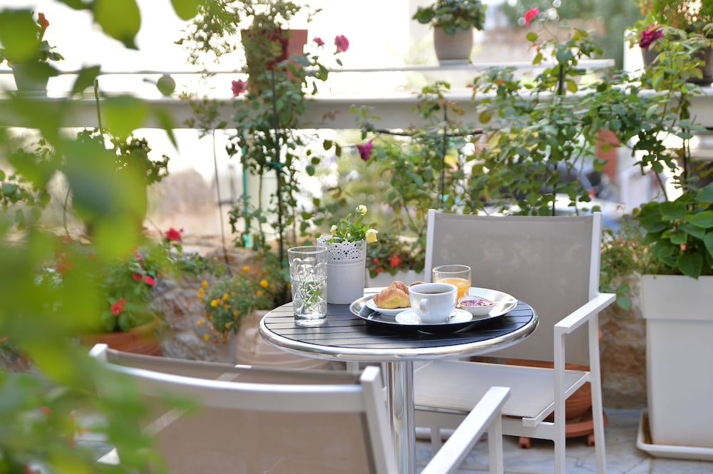 Acropolian Spirit Boutique Hotel 52/64