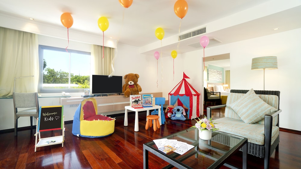 Radisson Resort and Suites Phuket 44/72