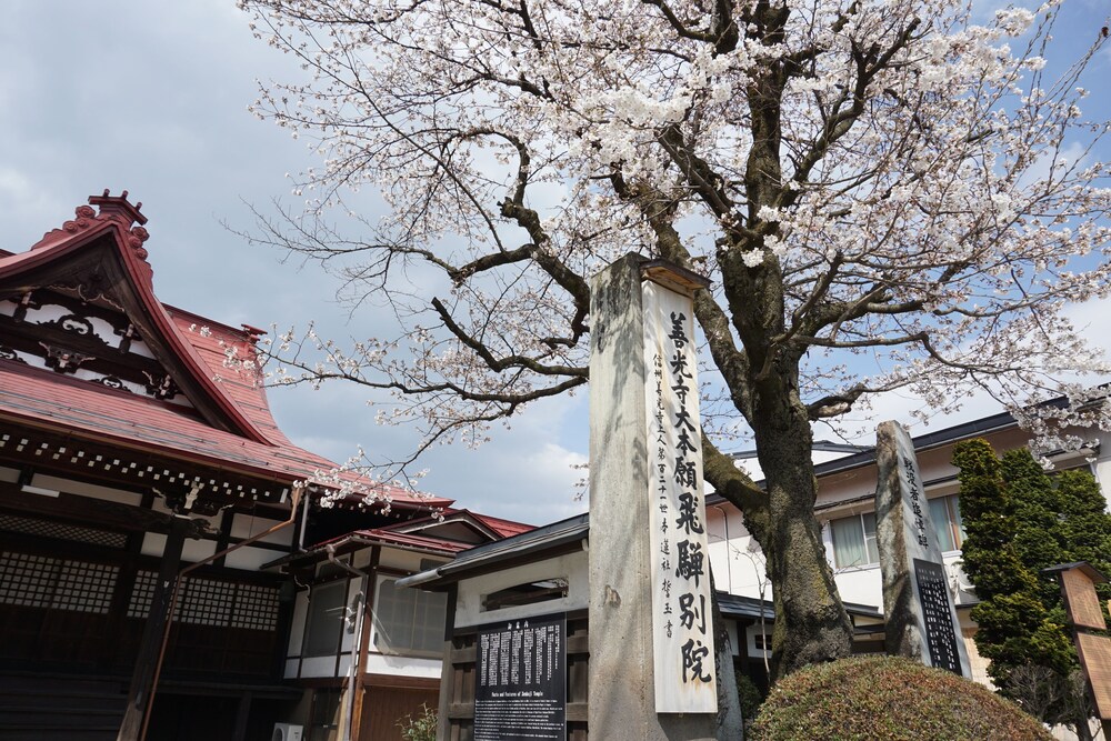 Temple Hotel Takayama Zenkoji 65/67
