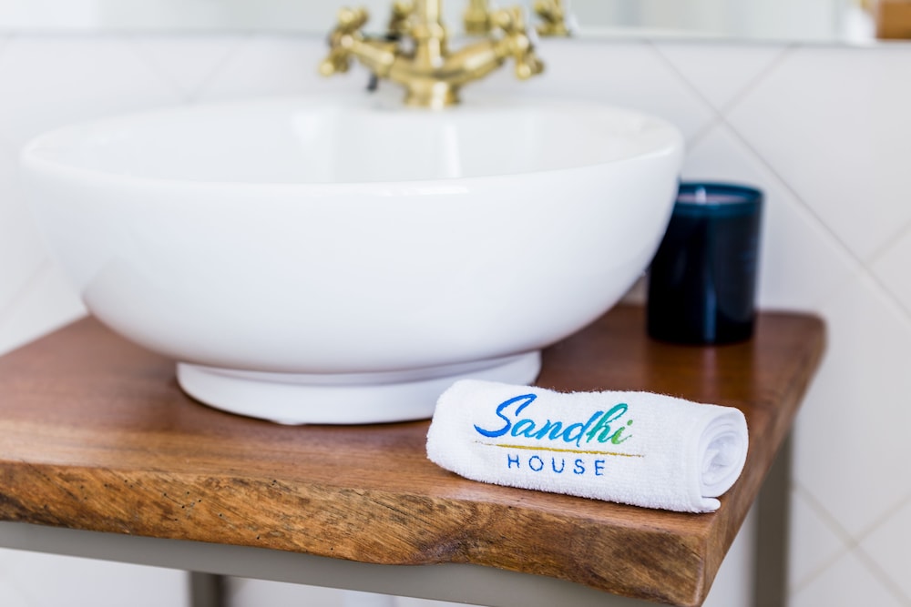 Sandhi House - Yoga & Wellness 16/40