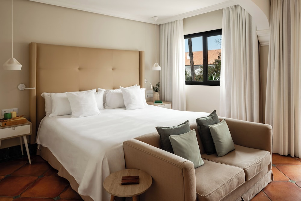 Premium, King Bed