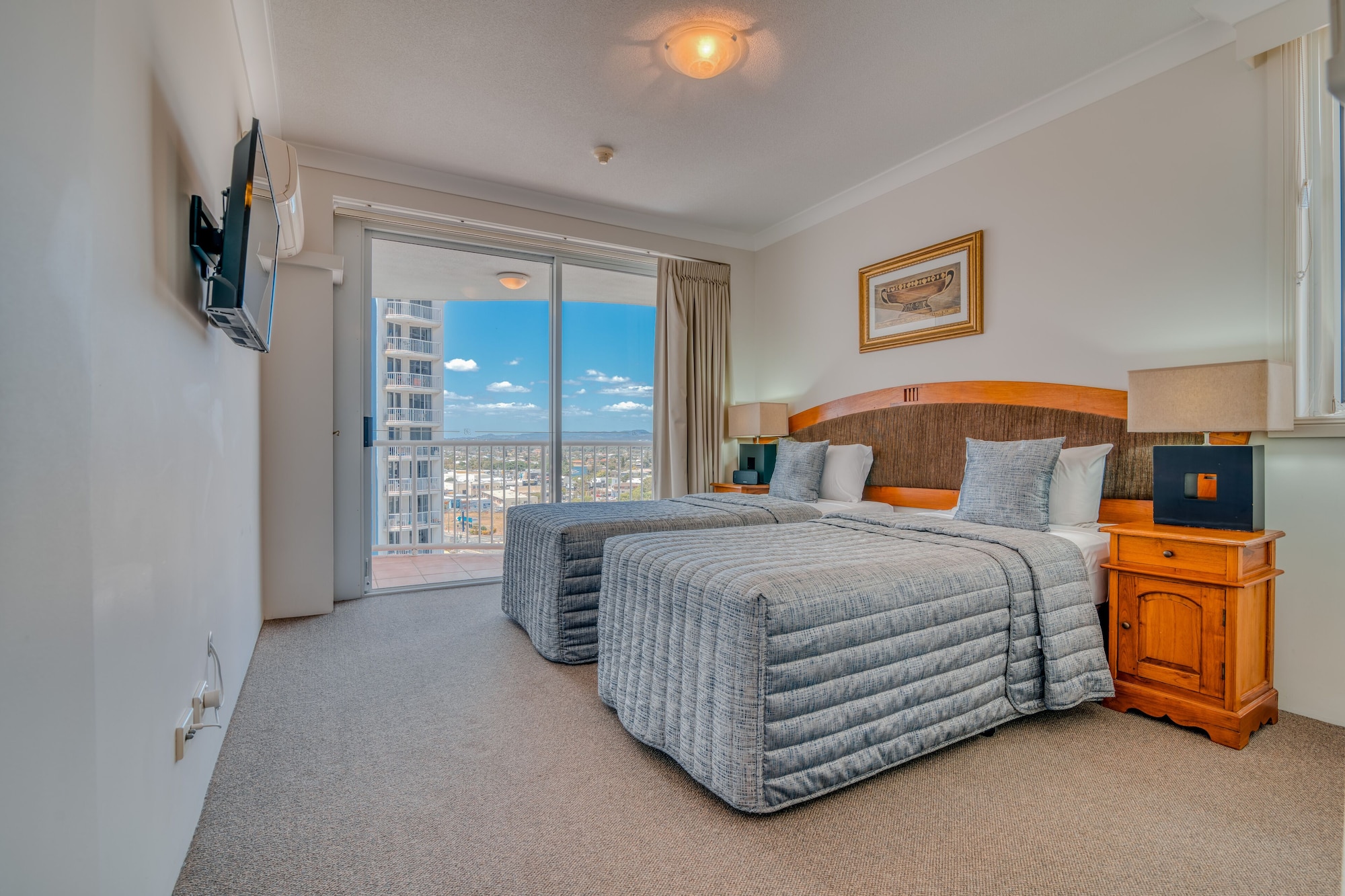 3 BEDROOMS, APARTMENT, OCEAN VIEW
